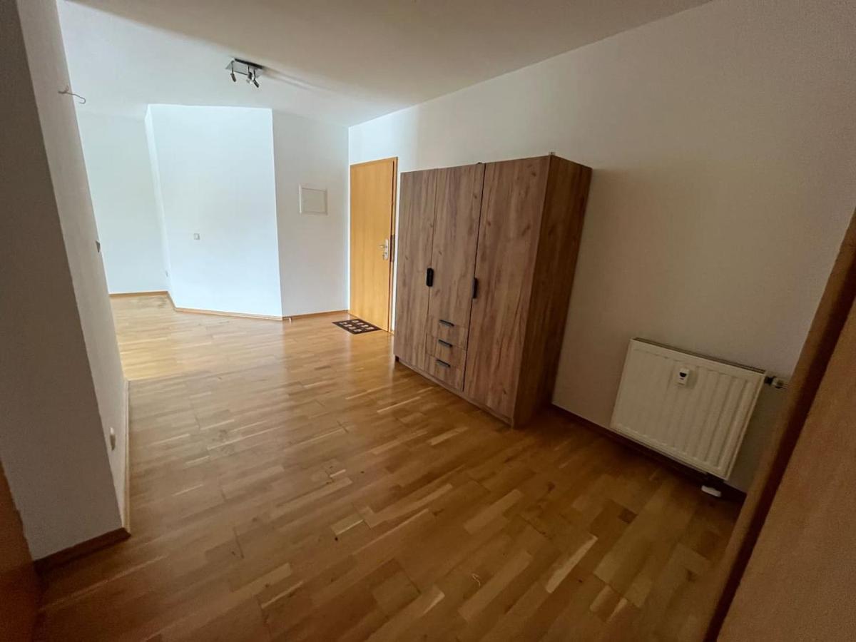 Grosses Apartment Im Dg Lipsk Zewnętrze zdjęcie
