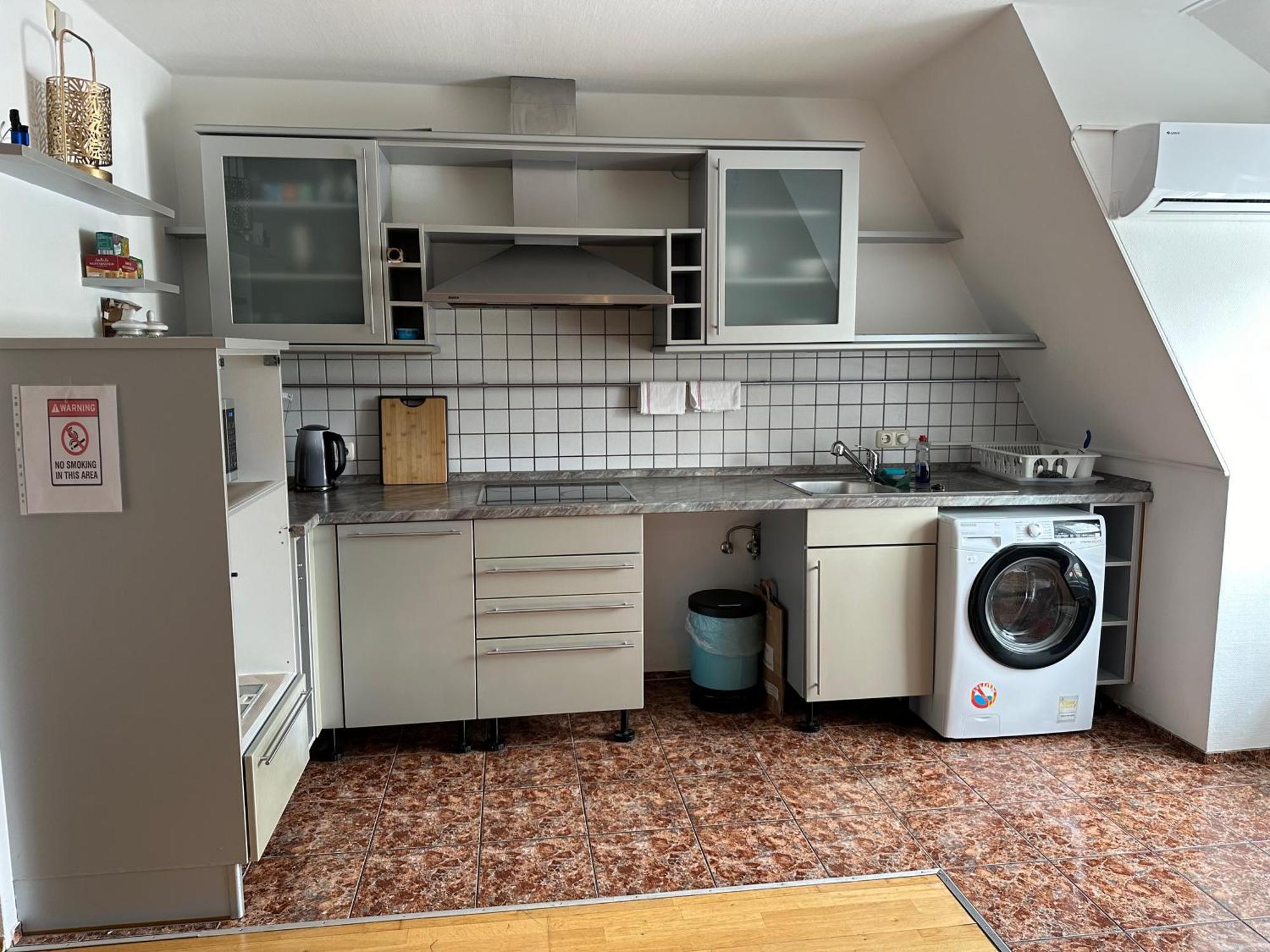 Grosses Apartment Im Dg Lipsk Zewnętrze zdjęcie